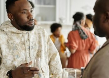 Is There a Universal Rhythm of Speech?