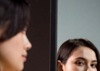 Why We Treat Ourselves With Self-Compassion or Self-Uncompassion