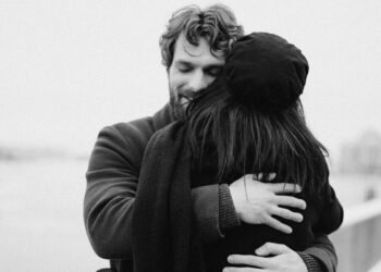6 Rules for a Perfect Hug, According to Science
