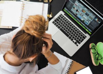 Struggling to Find a Job? Why You Need AI Job Search Tools? –