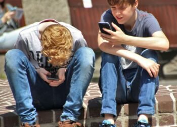 Should Teens Be Banned From Social Media?
